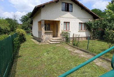 Casă cu Teren 1400 Mp în Cornu