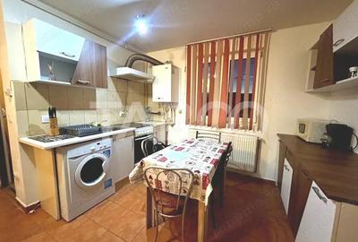 Apartament cu 4 camere decomandat, mobilat în Central