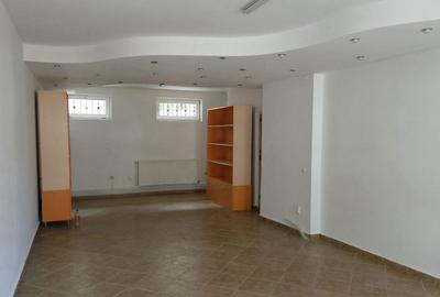 Spațiu comercial, de 60 mp, în Central - 2