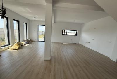 Casă individuală cu 4 camere cu Teren 300 Mp în Tunari - 1