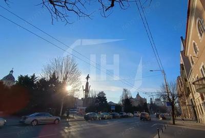 Apartament cu 4 camere semidecomandat în Central - 1