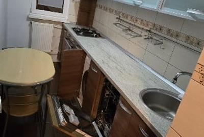 Apartament cu 3 camere semidecomandat în Craiovița Nouă - 1