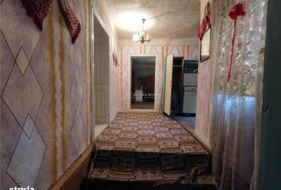 Casă cu 6 camere cu Teren 40 Mp în Sasca Montană - 12
