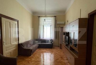 Apartament cu 2 camere semidecomandat, mobilat în Central