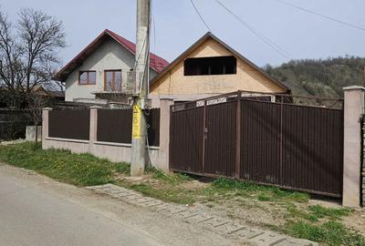 Casă cu 3 camere în Dofteana - 8