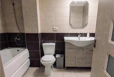 Apartament cu 2 camere decomandat în Tractorul