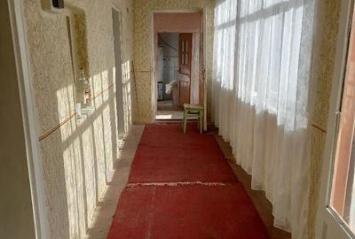 Casă cu 3 camere cu Teren 650 Mp în Central - 1