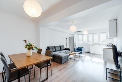 Renovat 2024, 2 camere spatios si luminos, mobilat, centrala proprie, bloc 2017 - 2