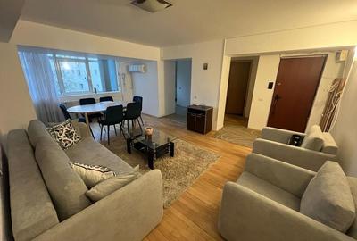 Apartament cu 3 camere semidecomandat în Unirii