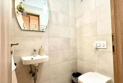 Apartament cu 3 camere decomandat în Tractorul - 2