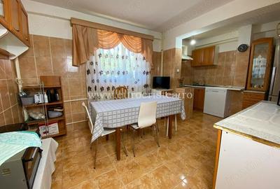 Casă cu 7 camere cu Teren 965 Mp în Mangalia - 4