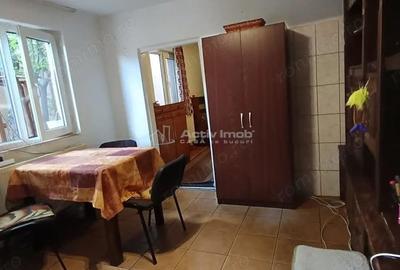 Casă cu 8 camere cu Teren 232 Mp în Rahova - 8