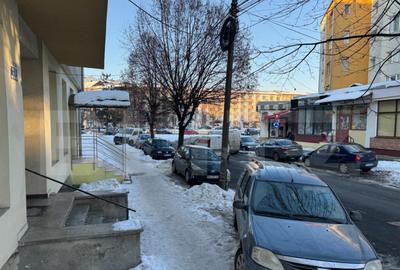 Spatiu comercial, 64 mp, zona Sens - 1