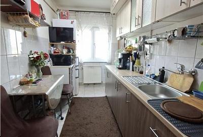 Apartament cu 3 camere decomandat, mobilat în Vasile Aaron - 5