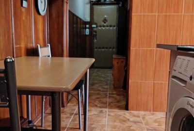 Apartament cu 3 camere decomandat în Nufărul - 8