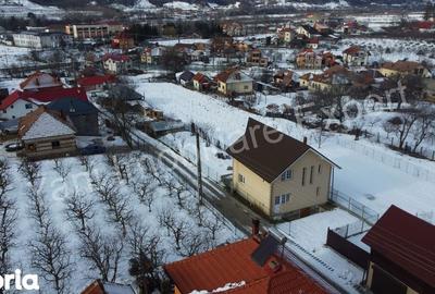 Casă cu 4 camere cu Teren 407 Mp în Țițești - 2