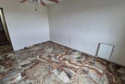 Vanzare apartament 2 camere, situat in Targu Jiu, Aleea Plopilor - zona 9 Mai - 4