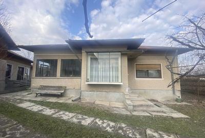 Casă cu 4 camere în Scorțeni - 1