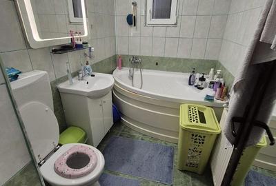 Apartament cu 3 camere decomandat în Exterior Vest - 1