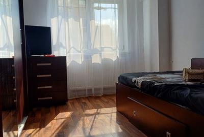Apartament cu 3 camere decomandat în Sud - 1