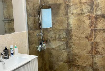 Casă cu 5 camere cu Canalizare în Central - 6