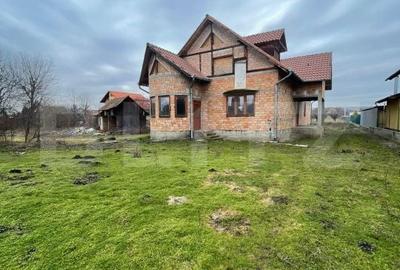 Casă cu 4 camere cu Teren 2900 Mp în Central - 5