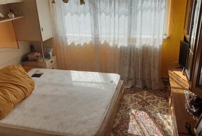Apartament cu 3 camere decomandat în Viziru 3 - 1