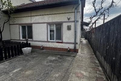 Casă individuală cu 3 camere cu Teren 324 Mp în Steaua - 1