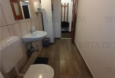 Piata Unirii  chiar la metrou in exclusivitate vanzare 2 camere cu loc de parcar - 16