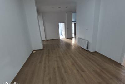 Spațiu comercial, de 1,500 mp, în Energia - 6