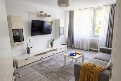 Apartament cu 2 camere, mobilat în Arcul de Triumf