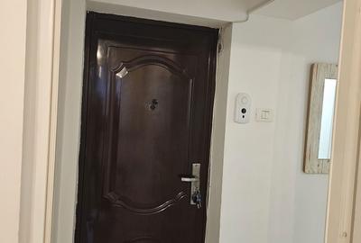 Apartament cu 3 camere semidecomandat în Central - 3