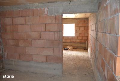 Casă cu 7 camere cu Teren 550 Mp în Central - 6