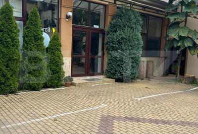 Spațiu comercial, de 400 mp, în Central