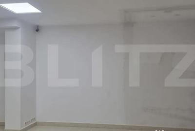 Spațiu comercial, de 72 mp, în Policlinica - 4