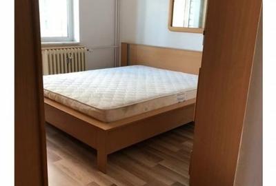 Apartament cu 4 camere semidecomandat în Timpuri Noi