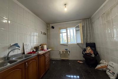 Apartament cu 3 camere semidecomandat în Gorjului - 6