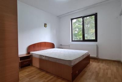 Apartament cu 3 camere decomandat în Rahova