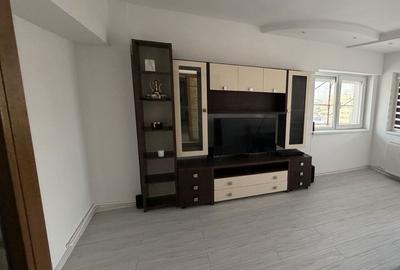 Apartament cu 3 camere decomandat în Central - 2