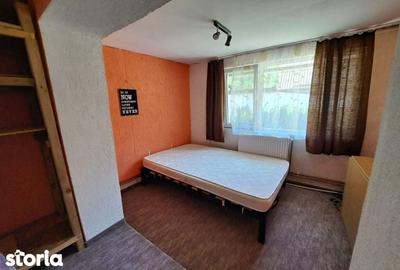 Casă cu 4 camere cu Teren 119 Mp în Valea Roșie