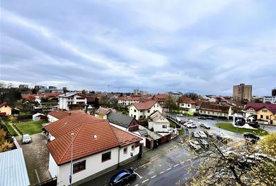 Apartament Renovat cu 2 Camere si Parcare zona Centrala - 12