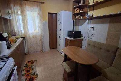 Apartament cu 4 camere decomandat în Traian - 9