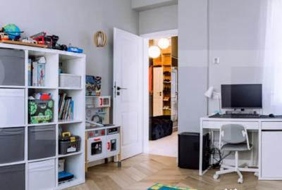 Apartament cu 4 camere decomandat în Central - 11