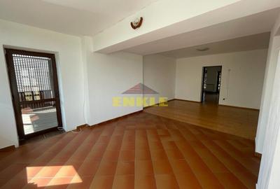 Casă individuală cu 5 camere cu Canalizare în Exterior Est - 2