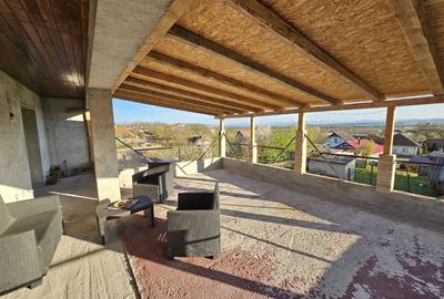 Casă cu 5 camere cu Teren 463 Mp în Hărău - 9