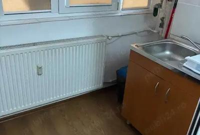 Apartament cu 3 camere decomandat în Central - 1