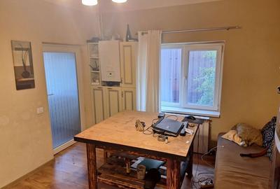 Casă cu 3 camere în Km 5 - 2