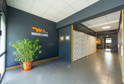 Spațiu comercial, de 243 mp, în Central - 14