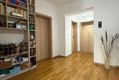Casă cu 5 camere cu Teren 719 Mp în Fratelia