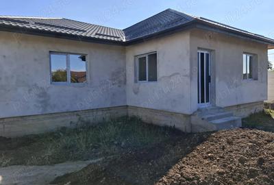 Casa de vanzare construc?ie 2024 pe teren de 500 mp.3 dormitoare 2 bai living incalzire pardoseala t - 3